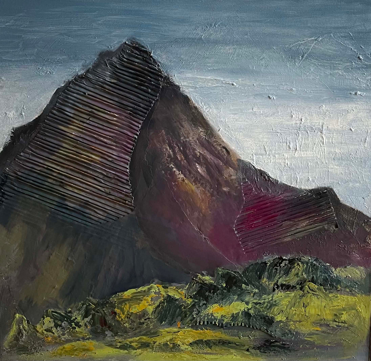 Litríkt fjall - Multi colour mountain.